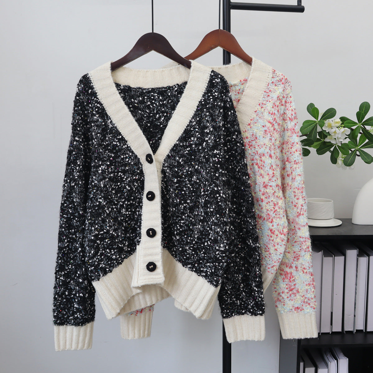 Loose V-neck sweater for women