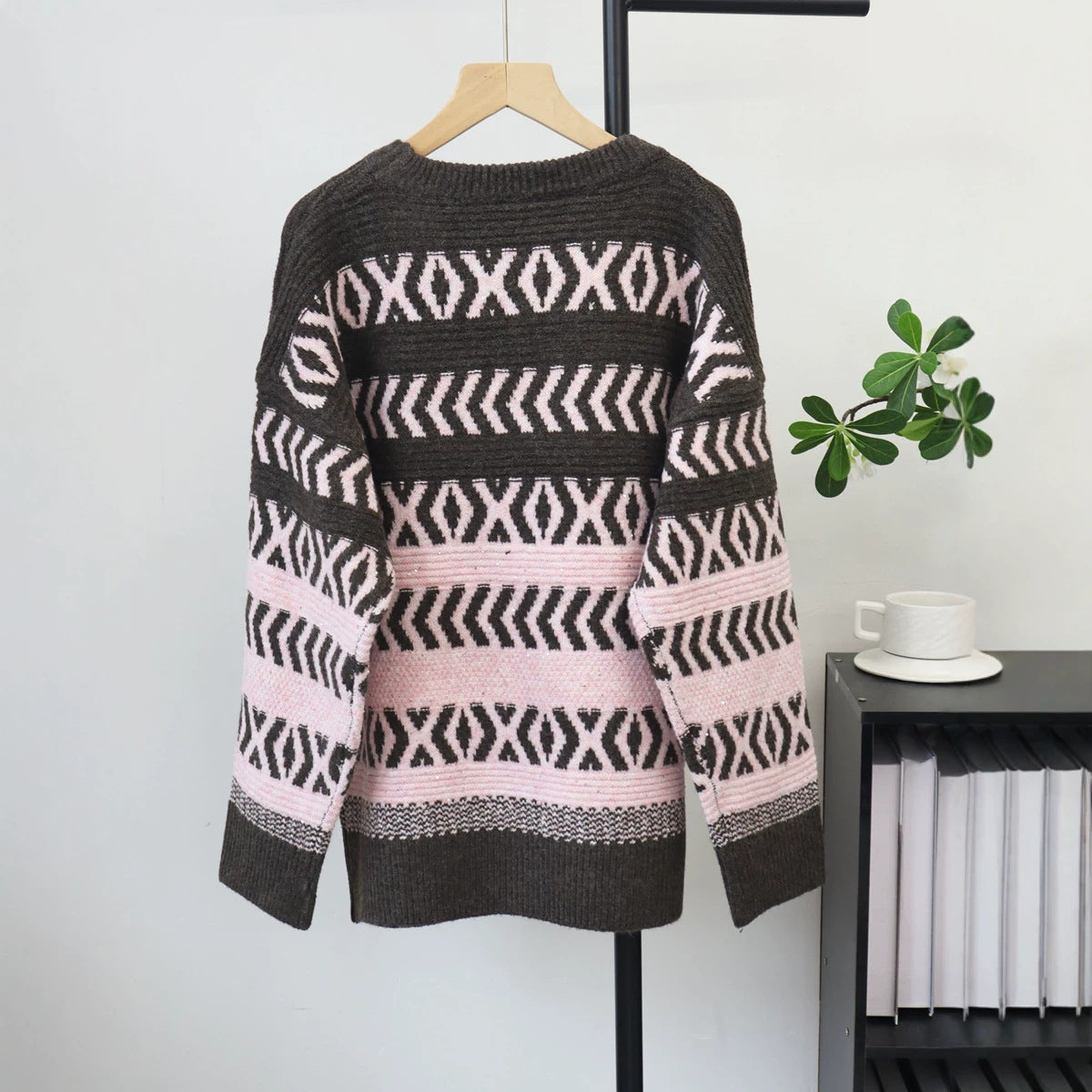 Round neck sequined loose sweater for women