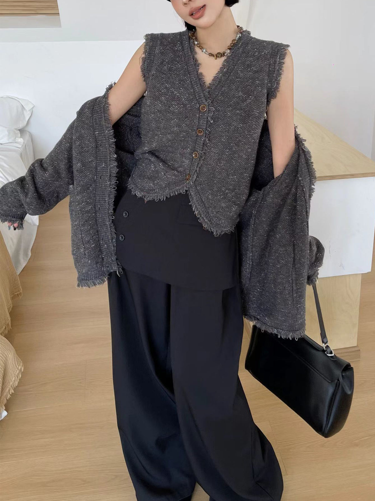 Two piece set of tassel fringed vest cardigan
