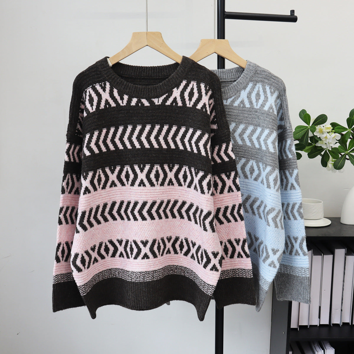 Round neck sequined loose sweater for women